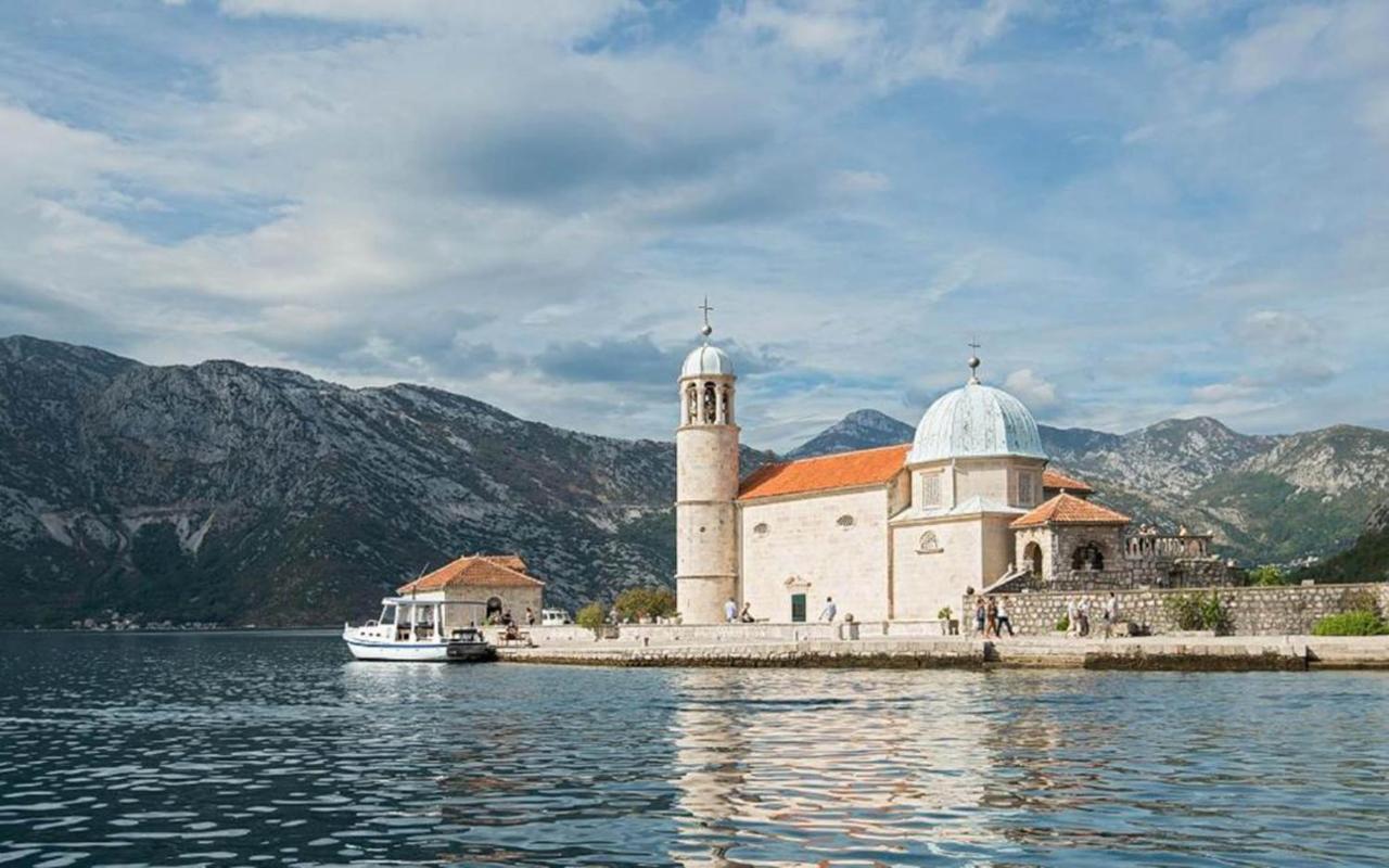 Amazing Sea View Guest House Adriatica Kotor Bagian luar foto